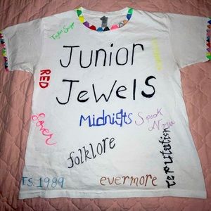 Taylor swift t-shirt